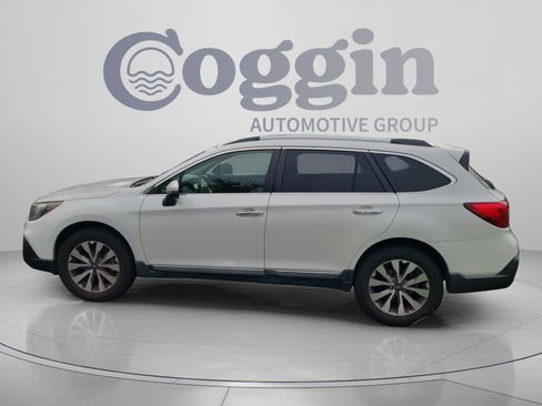 Used 2019 Subaru Outback 3.6R Touring w/ Popular Package #3A AWD/4WD image 2
