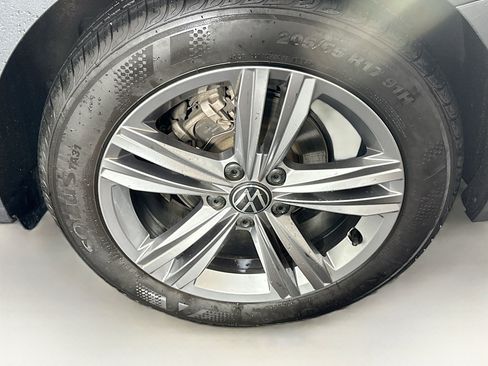 Used 2024 Volkswagen Jetta SE image 11