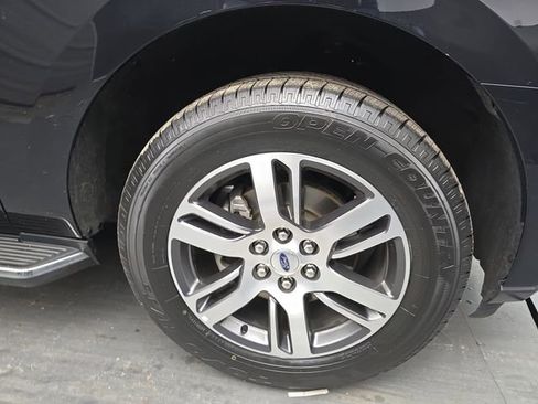 Used 2022 Ford Expedition Max Limited image 12