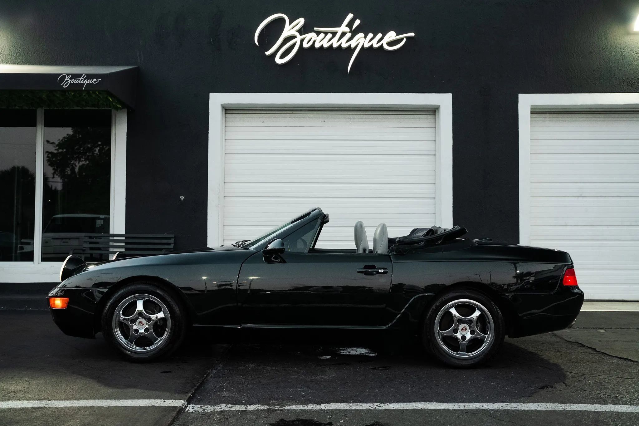 Used 1995 Porsche 968 Cabriolet RWD image 3