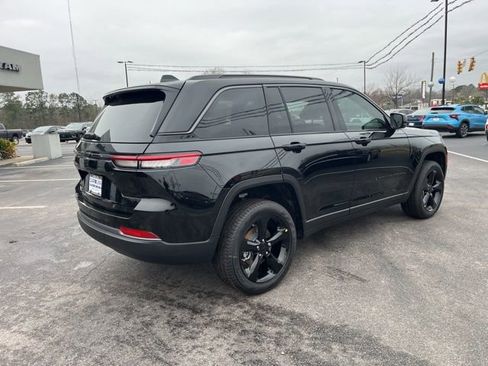New 2026 Jeep Grand Cherokee Limited w/ Limited Altitude Package AWD/4WD image 3