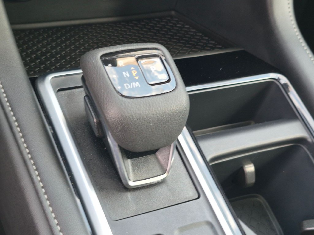 Used 2025 Nissan Pathfinder SV w/ SV Premium Package FWD image 20