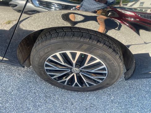 Used 2019 Volkswagen Jetta SE w/ Cold Weather Package FWD image 32
