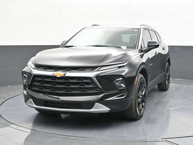 New 2026 Chevrolet Blazer LT w/ Convenience Package AWD/4WD image 2