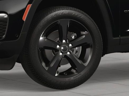 Used 2025 Jeep Grand Cherokee Limited w/ Luxury Tech Group II image 10