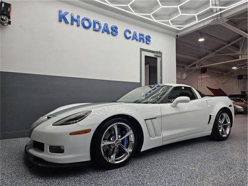 Used 2013 Chevrolet Corvette Grand Sport w/ 4LT Preferred Equipment Group RWD image 3