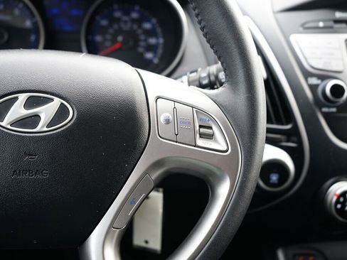 Used 2011 Hyundai Tucson GLS image 20