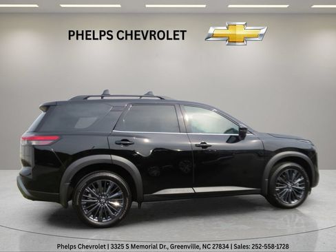 Used 2026 Nissan Pathfinder SL w/ SL Premium Package AWD/4WD image 9