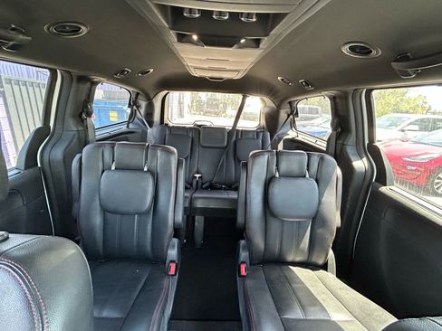 Used 2017 Dodge Grand Caravan GT image 13