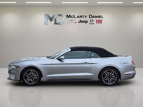 Used 2023 Ford Mustang Premium image 3