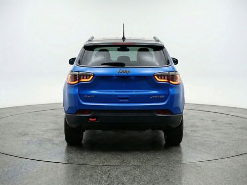 Used 2025 Jeep Compass Trailhawk AWD/4WD image 6