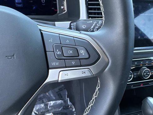 Used 2023 Volkswagen Atlas SE w/ Black Wheel Package image 29