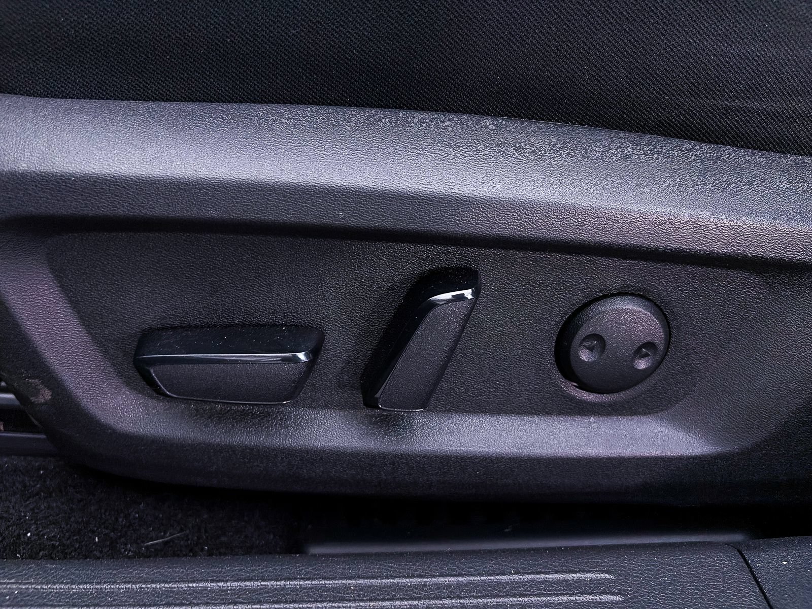 Used 2023 Nissan Rogue SV FWD image 18