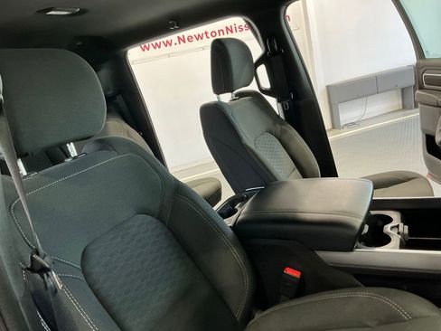 Used 2025 RAM 1500 Big Horn AWD/4WD image 13