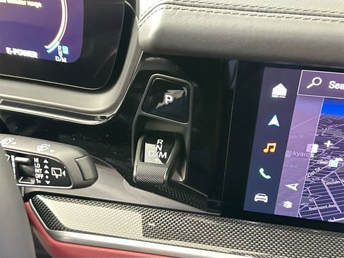 Certified 2025 Porsche Cayenne Turbo image 34