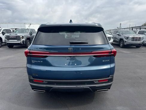 Used 2025 Buick Enclave Preferred AWD/4WD image 4