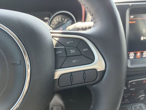 Used 2017 Jeep Compass Trailhawk w/ Leather Interior Group AWD/4WD image 32