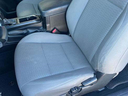 Used 2016 Toyota Tacoma SR image 27