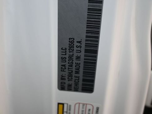 Used 2024 Jeep Gladiator Sport image 15