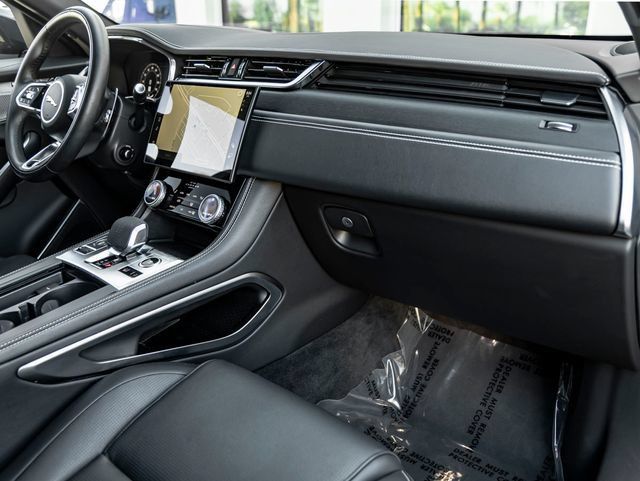 Certified 2025 Jaguar F-PACE R-Dynamic S AWD/4WD image 38
