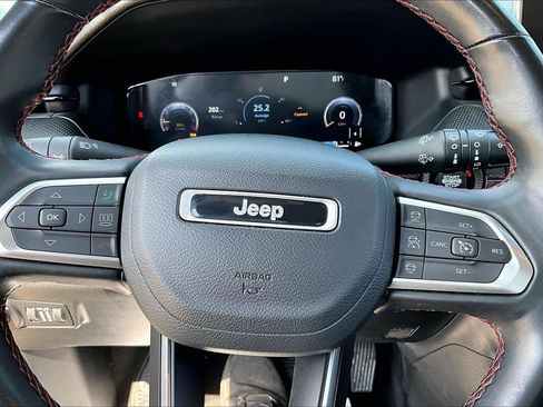 Used 2022 Jeep Compass Trailhawk w/ Trailhawk Elite Group AWD/4WD image 17