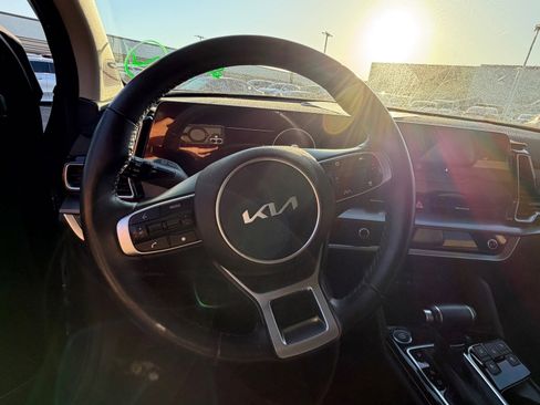 Used 2024 Kia Sportage SX AWD/4WD image 9