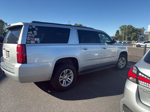 Used 2018 Chevrolet Suburban LT AWD/4WD image 33