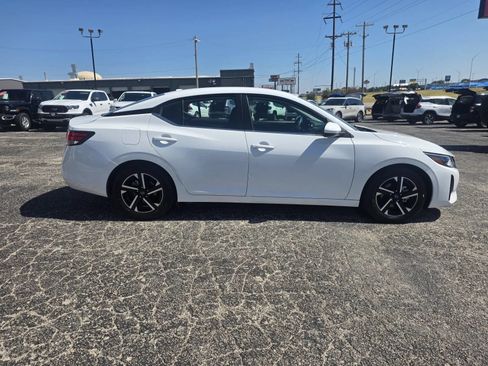 Used 2024 Nissan Sentra SV FWD image 8