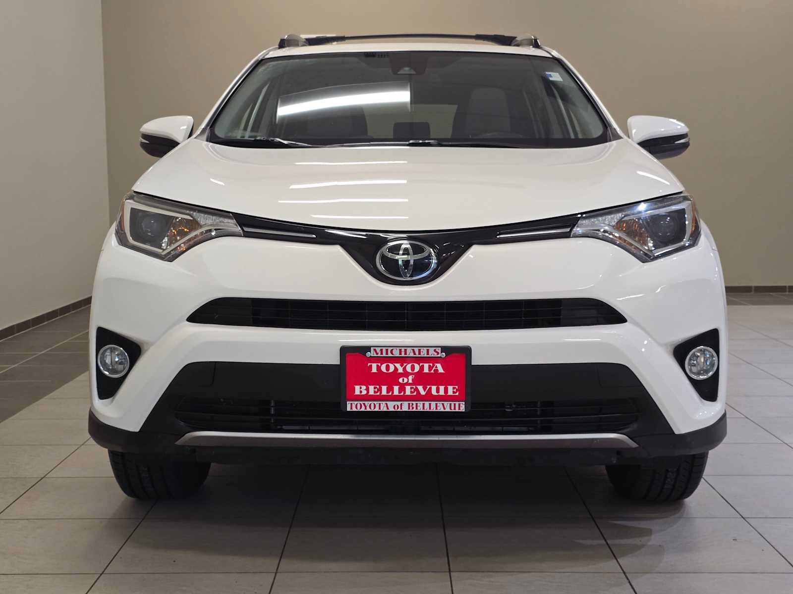 Used 2017 Toyota RAV4 XLE w/ All Weather Liner Package AWD/4WD image 6