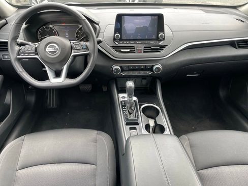 Certified 2021 Nissan Altima 2.5 SV w/ SV Premium Package AWD/4WD image 17