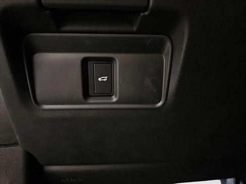 Certified 2026 Land Rover Range Rover Evoque S image 26