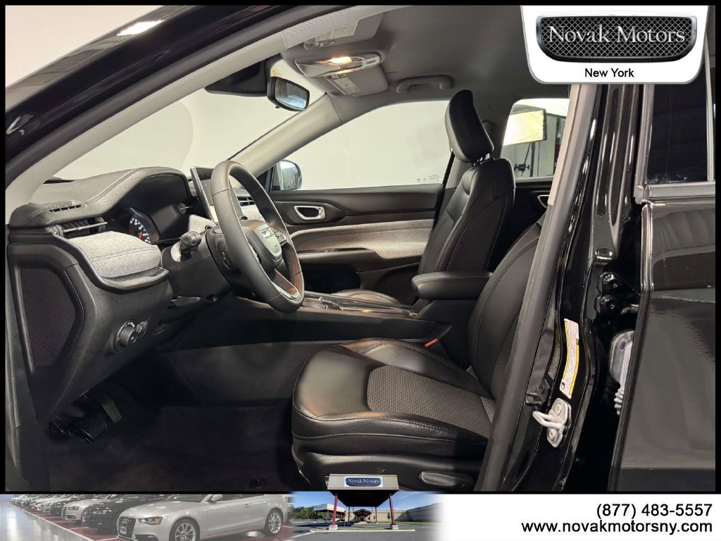 Used 2022 Jeep Compass Latitude AWD/4WD image 16