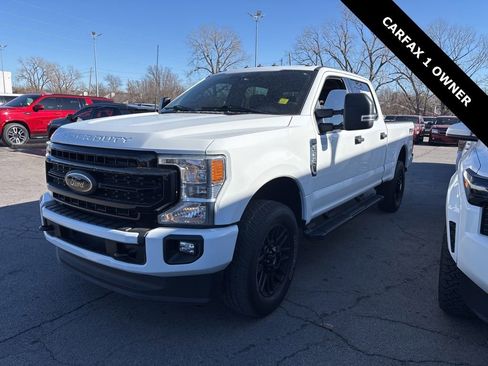 Used 2022 Ford F250 XLT w/ Black Appearance Package image 4