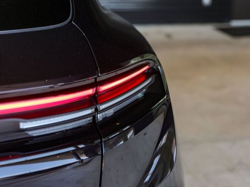 New 2025 Porsche Macan 4 Electric image 14