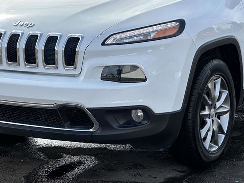 Used 2018 Jeep Cherokee Limited image 8