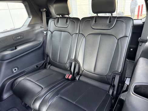 Used 2024 Jeep Grand Cherokee L Limited w/ Luxury Tech Group II image 15