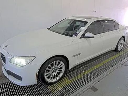Used 2014 BMW 750Li xDrive AWD/4WD image 1