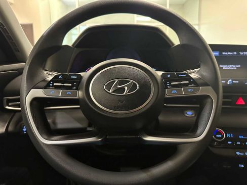 Used 2023 Hyundai Elantra SEL image 11