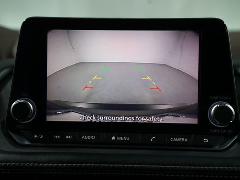 Used 2021 Nissan Rogue S image 19