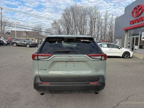 Used 2019 Toyota RAV4 XLE w/ Convenience Package image 10