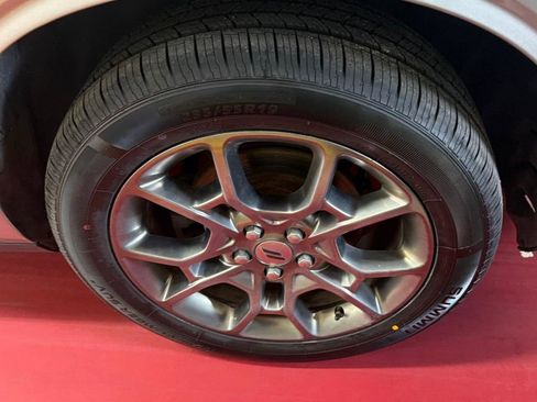 Used 2017 Dodge Challenger GT AWD/4WD image 17