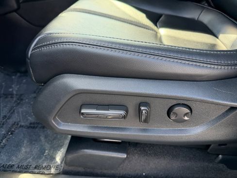 Used 2023 Honda Pilot Touring image 15