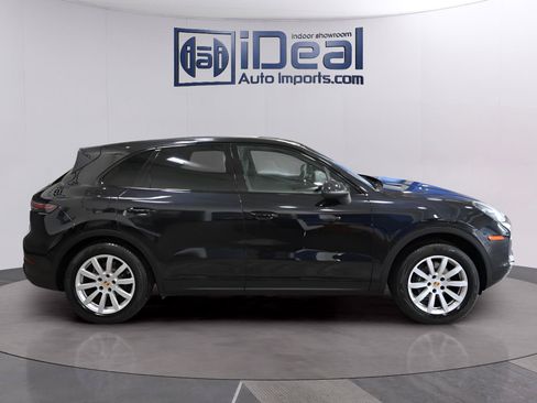 Used 2019 Porsche Cayenne AWD/4WD image 6