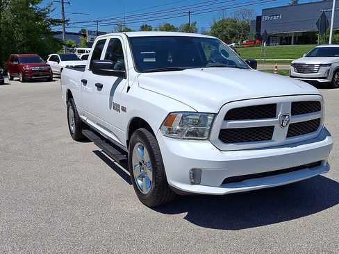 Used 2018 RAM 1500 Express w/ Express Value Package AWD/4WD image 3