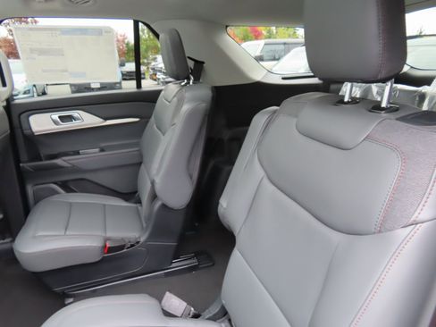 New 2026 Ford Explorer Active image 16