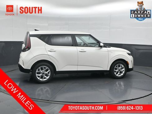 Used 2025 Kia Soul LX w/ LX Technology Package image 3