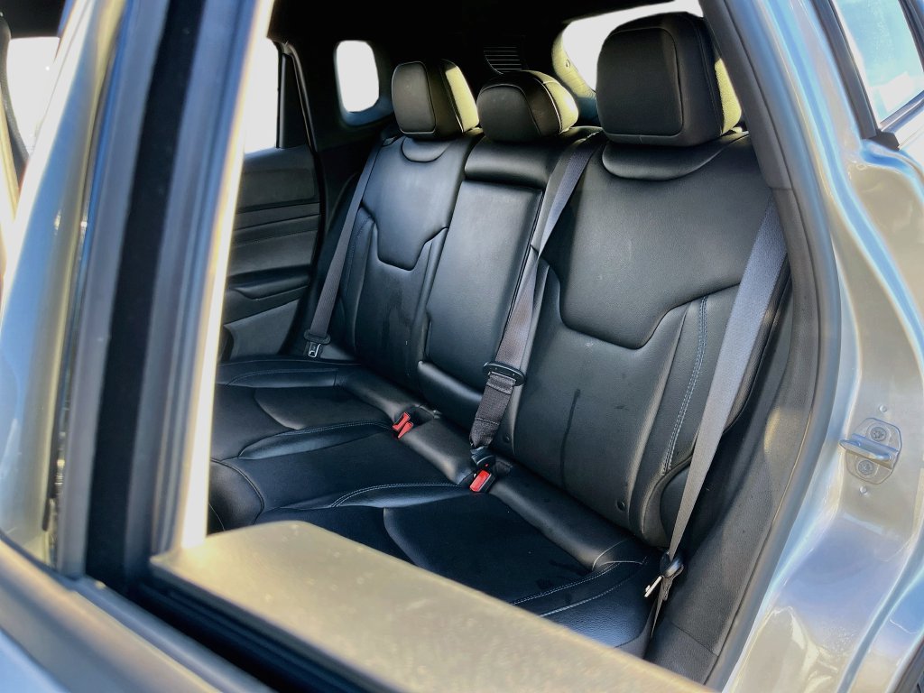Used 2025 Jeep Compass Limited w/ Sun & Sound Group AWD/4WD image 24