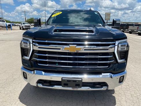 Used 2024 Chevrolet Silverado 2500 LTZ w/ LTZ Plus Package AWD/4WD image 9