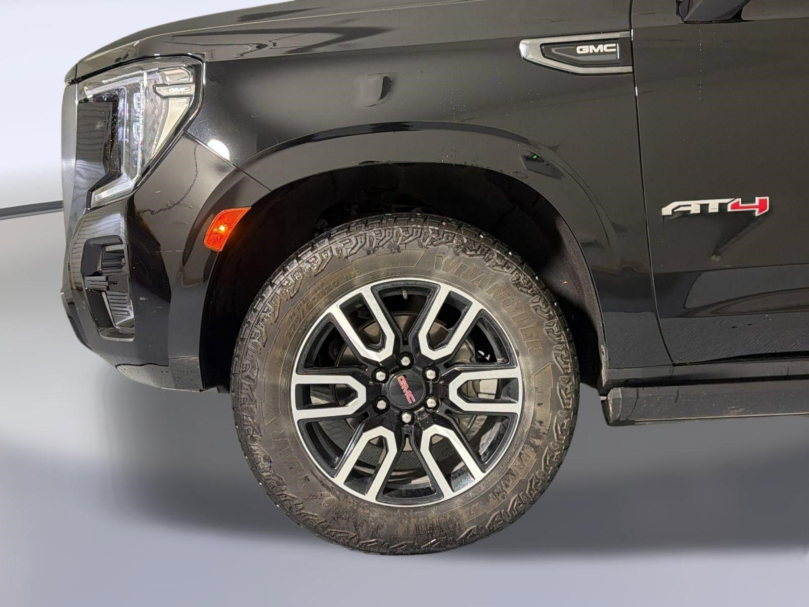 Used 2024 GMC Yukon AT4 w/ AT4 Premium Package AWD/4WD image 12