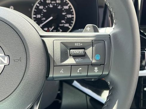 New 2025 Nissan Pathfinder SV w/ SV Premium Package image 16